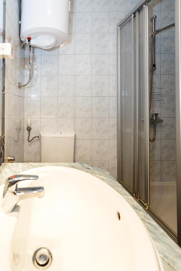 Apartmani Mili Malinska Buitenkant foto