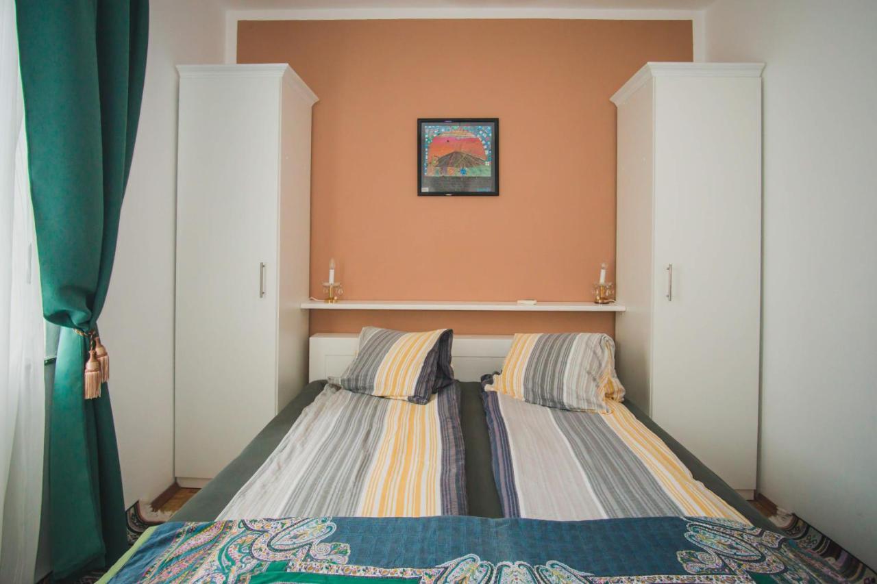 Apartmani Mili Malinska Buitenkant foto