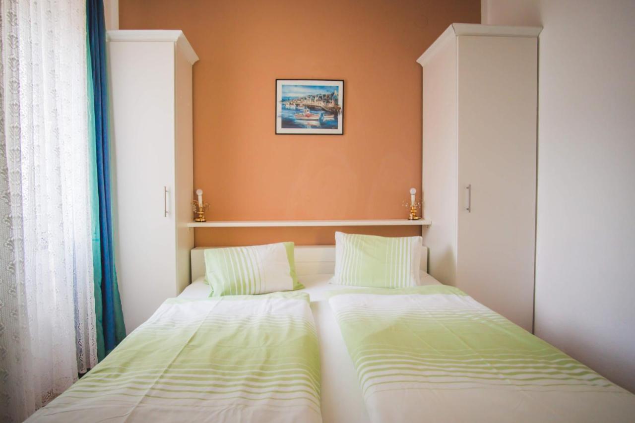 Apartmani Mili Malinska Buitenkant foto
