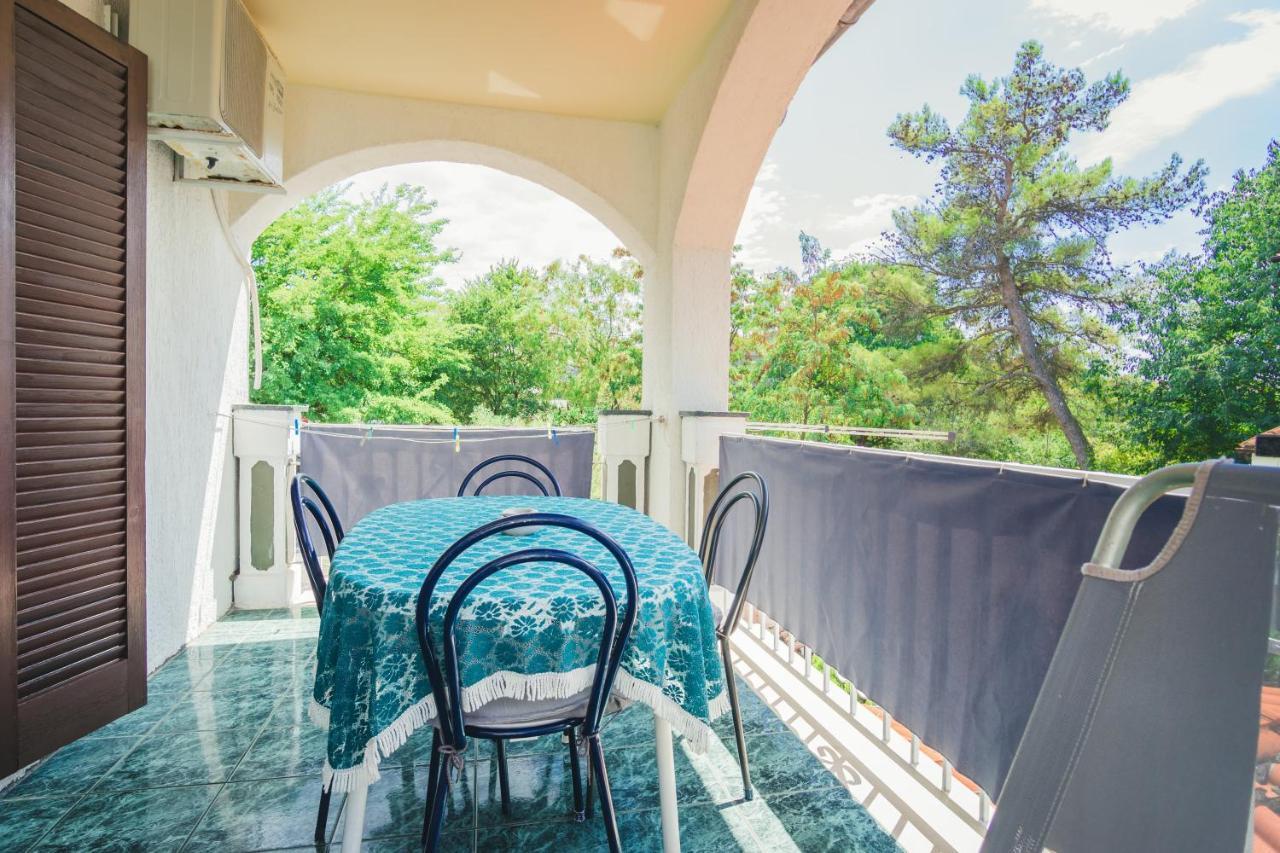Apartmani Mili Malinska Buitenkant foto